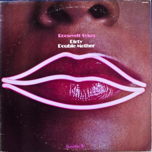 美女屁股没有穿内裤动态
