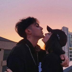 美女屁股没有穿内裤动态
